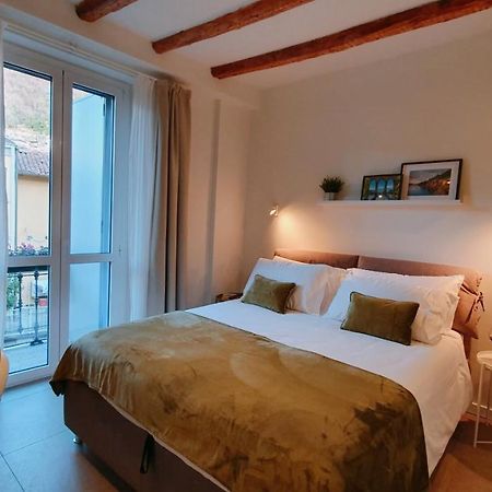 Foscolo 9 Room - Breakfast Como Bagian luar foto
