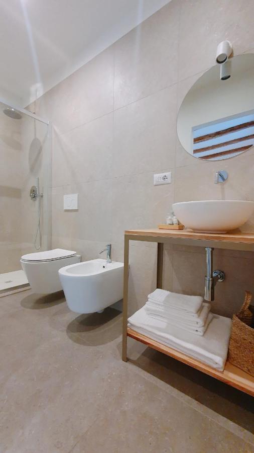 Foscolo 9 Room - Breakfast Como Bagian luar foto